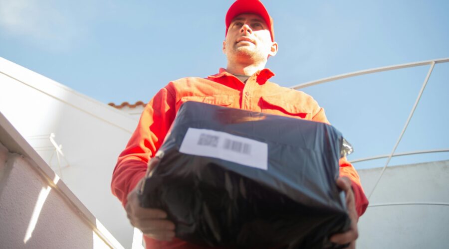 Coursier indépendant : tarifs et avantages en 2026